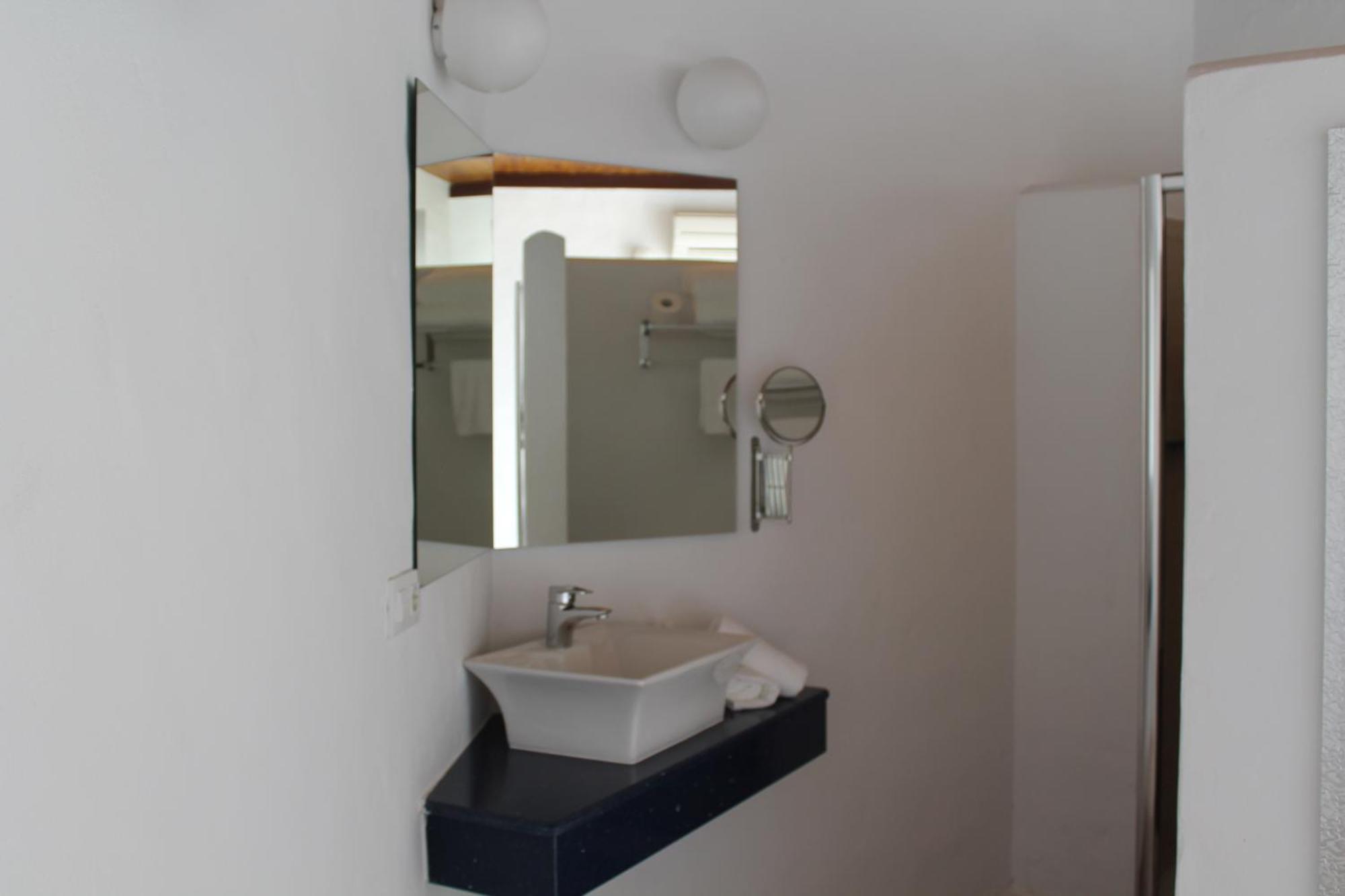 Hospederia Almundo By Alexandra Realty Hotel Tarifa Exterior photo